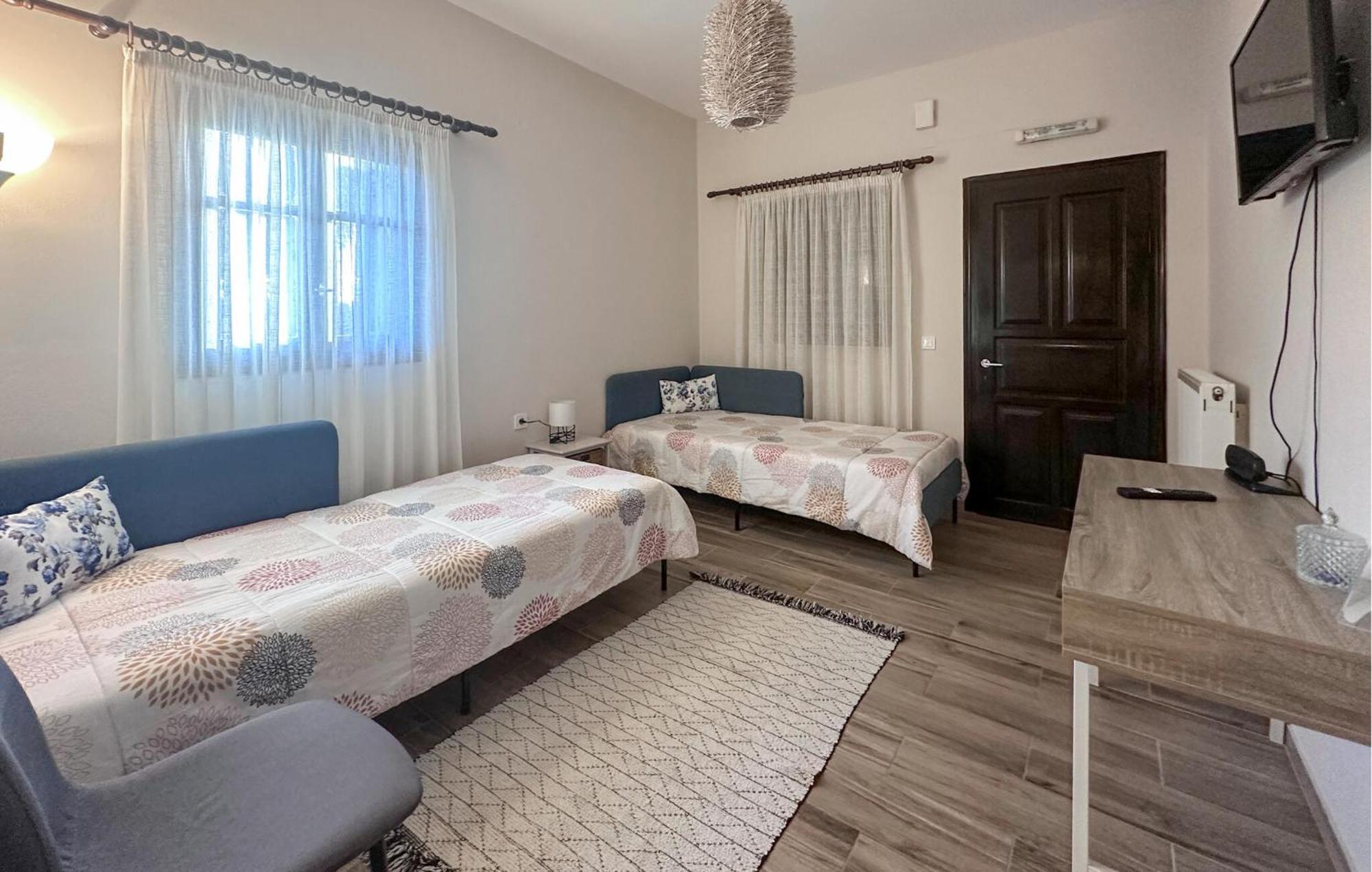 2 Bedroom Lovely Apartment In Leventoxori, Ilias Korakokhórion Buitenkant foto